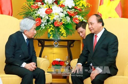 Premierminister Nguyen Xuan Phuc trifft japanischen Kaiser Akihito und Kaiserin Michiko - ảnh 1